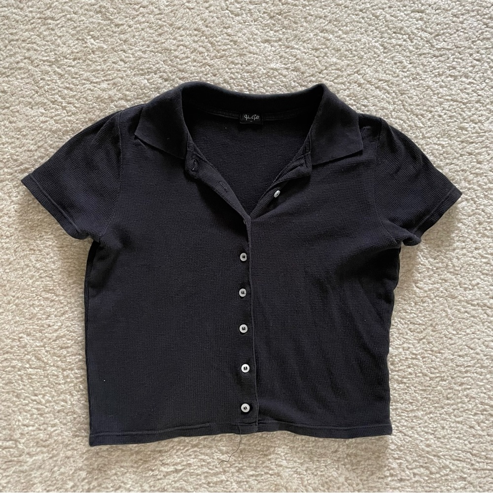 brandy melville black cropped collard tee button up polo